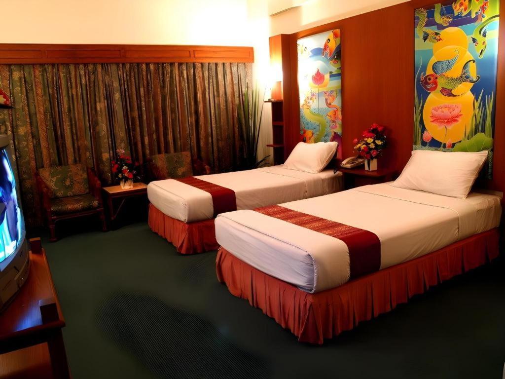 Pailyn Phitsanulok Hotel Extérieur photo