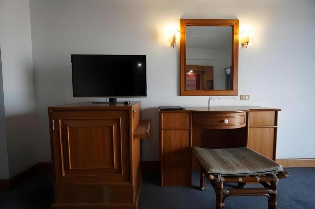 Pailyn Phitsanulok Hotel Extérieur photo