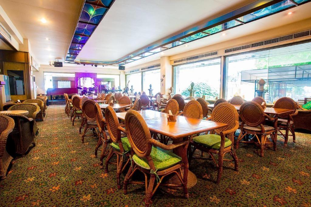 Pailyn Phitsanulok Hotel Extérieur photo