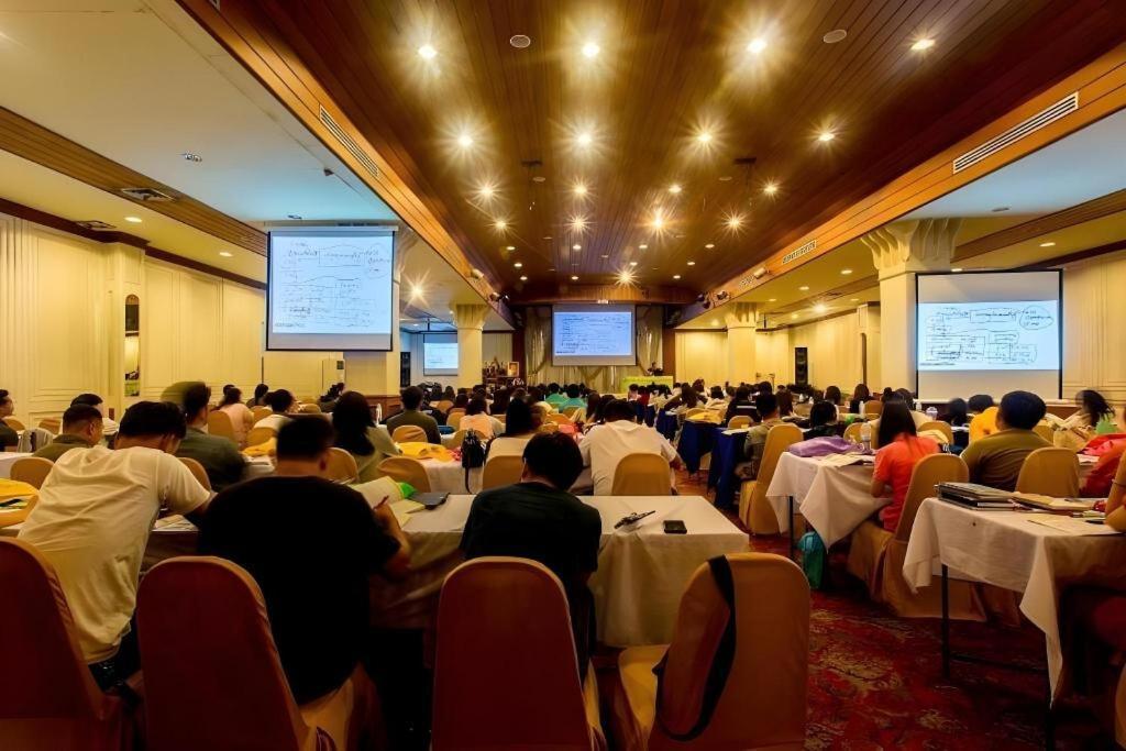 Pailyn Phitsanulok Hotel Extérieur photo
