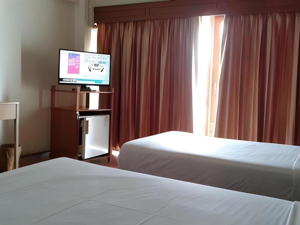 Pailyn Phitsanulok Hotel Extérieur photo