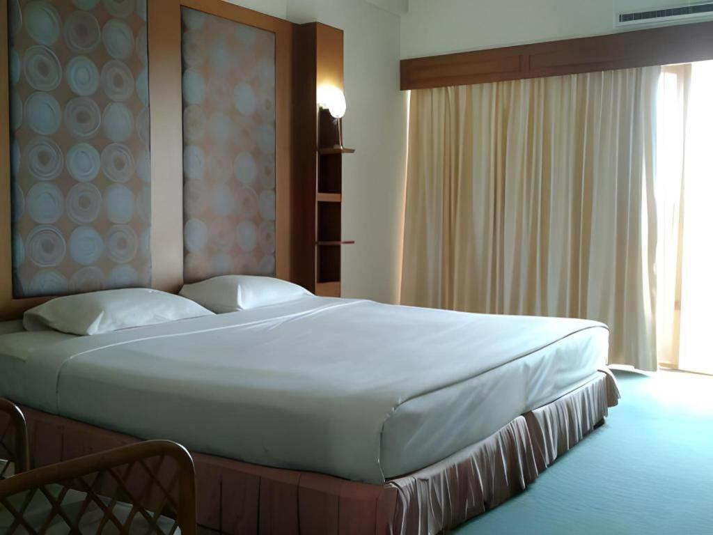 Pailyn Phitsanulok Hotel Extérieur photo