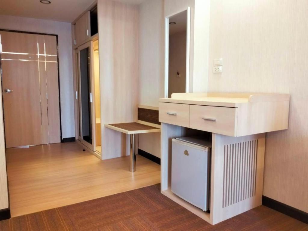 Pailyn Phitsanulok Hotel Extérieur photo