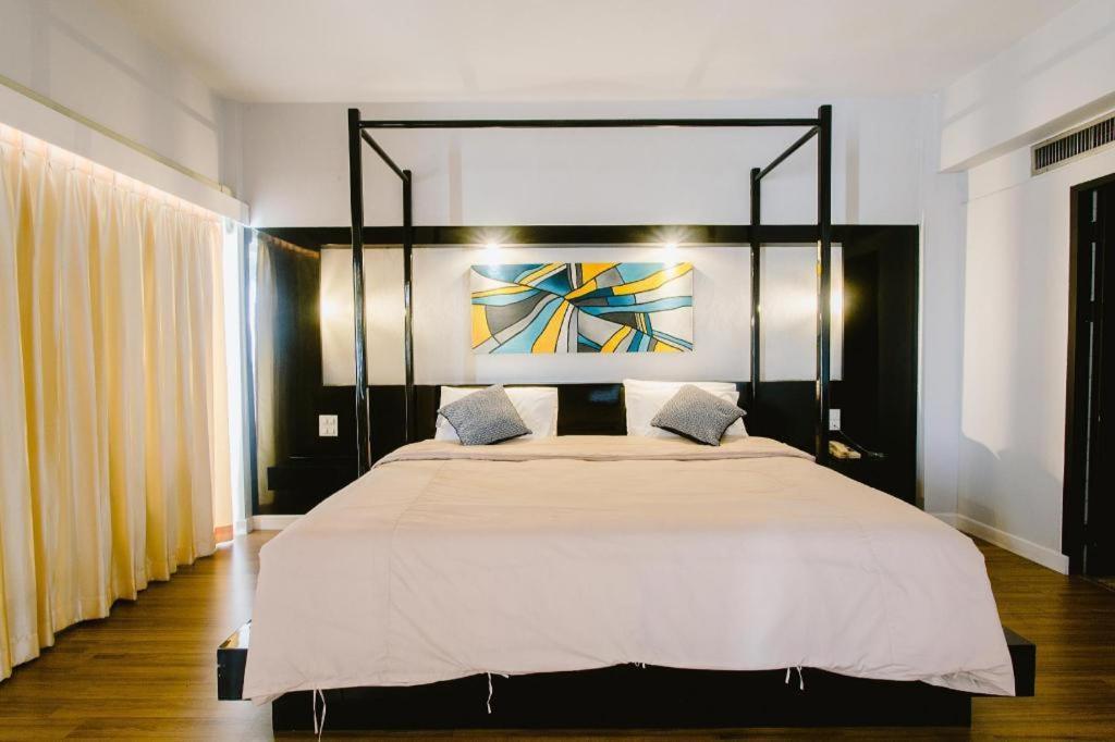 Pailyn Phitsanulok Hotel Extérieur photo