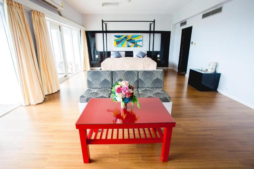 Pailyn Phitsanulok Hotel Extérieur photo